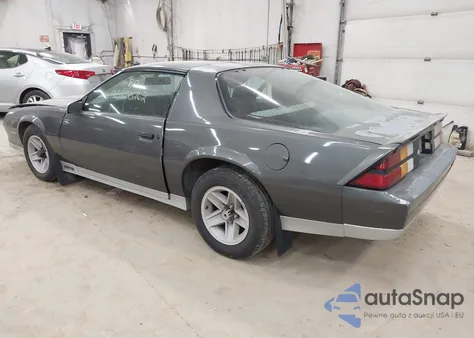 1983 Chevrolet Camaro из США, поврежденный, VIN 1G1AP87S4DN151866